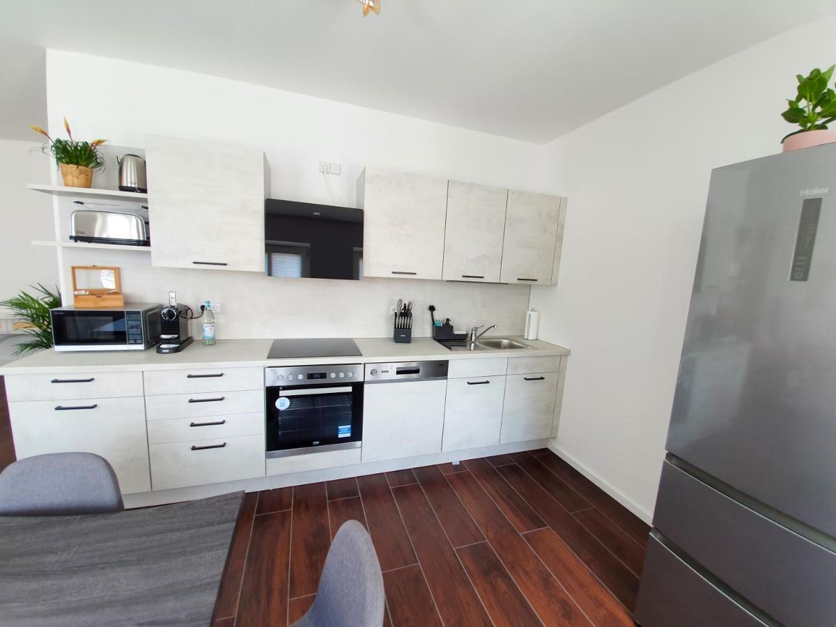 Pb Ferienwohnungen - Fewo 7 - Stilvoll Eingerichtetes Apartment Im Herzen Senftenbergs מראה חיצוני תמונה
